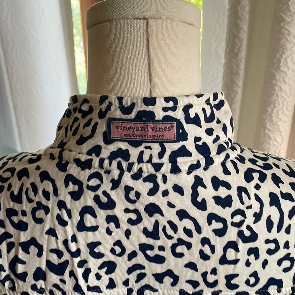 Vineyard Vines Leopard Print Pullover Girls XL - Picture 4 of 5